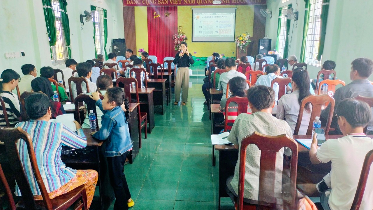 Mở 14 lớp tập huấn hướng dẫn kỹ thuật thâm canh lúa nước cho nông dân